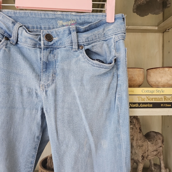 Wrangler Retro Mae Light Wash Trouser Jeans - Picture 7 of 11